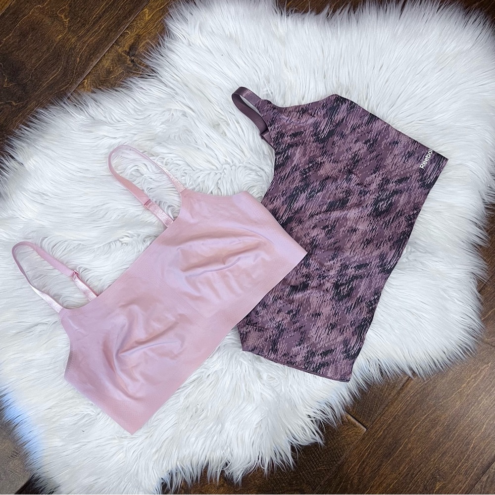 Two‎ lounge bras